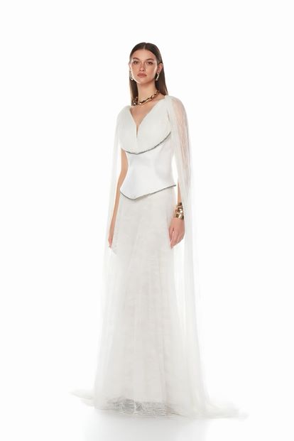 فستان سهرة من الدانتيل العظمي